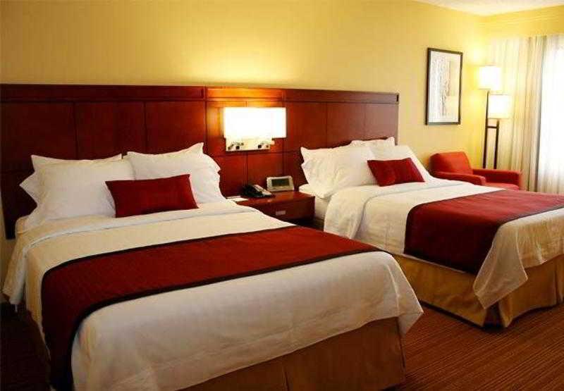 Courtyard Laredo Hotel Екстериор снимка