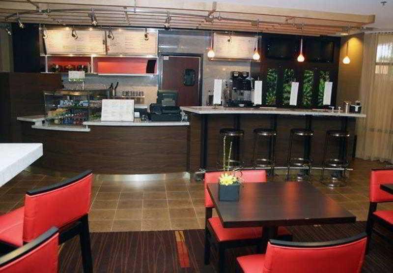 Courtyard Laredo Hotel Ресторант снимка