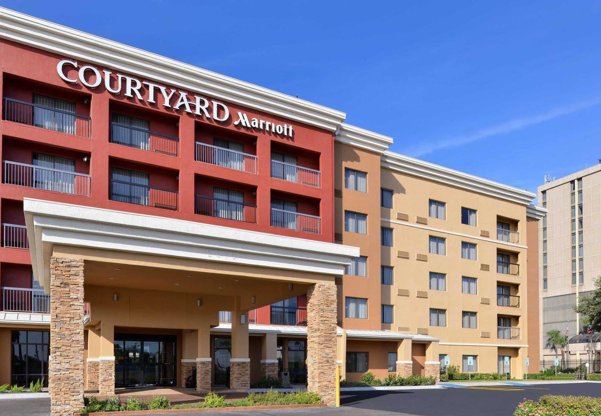 Courtyard Laredo Hotel Екстериор снимка